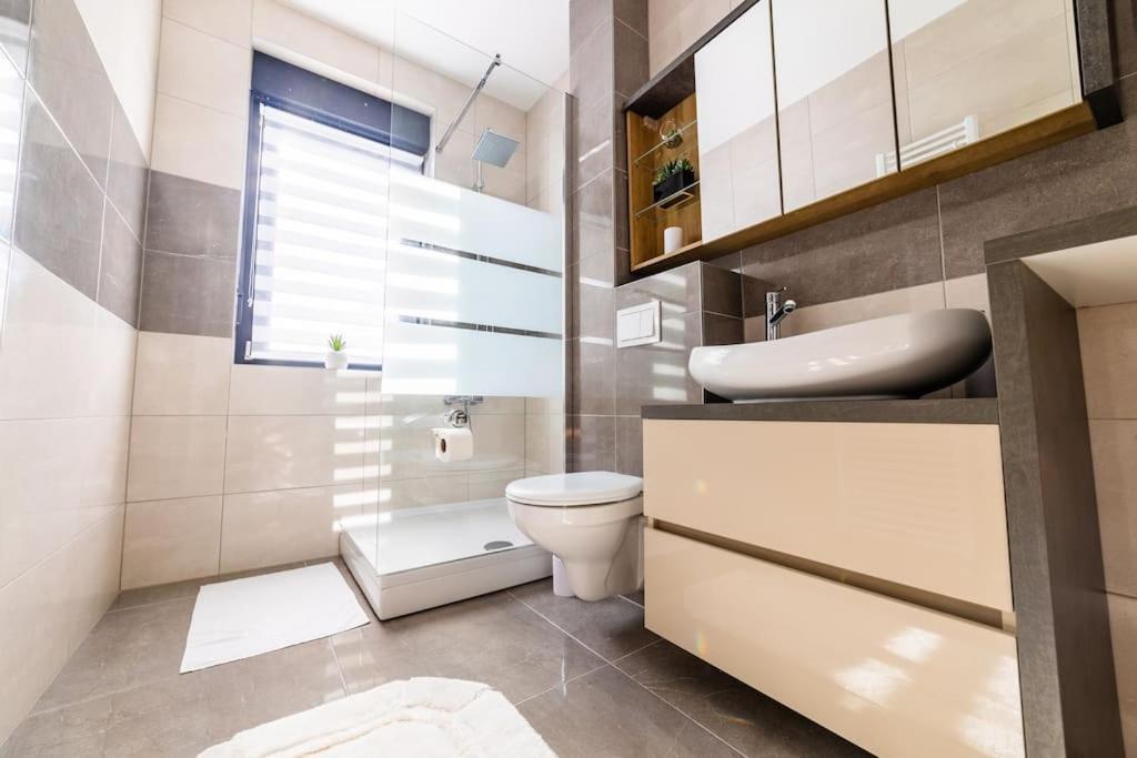Apartman Lux Self Check-In Virovitica Exteriér fotografie