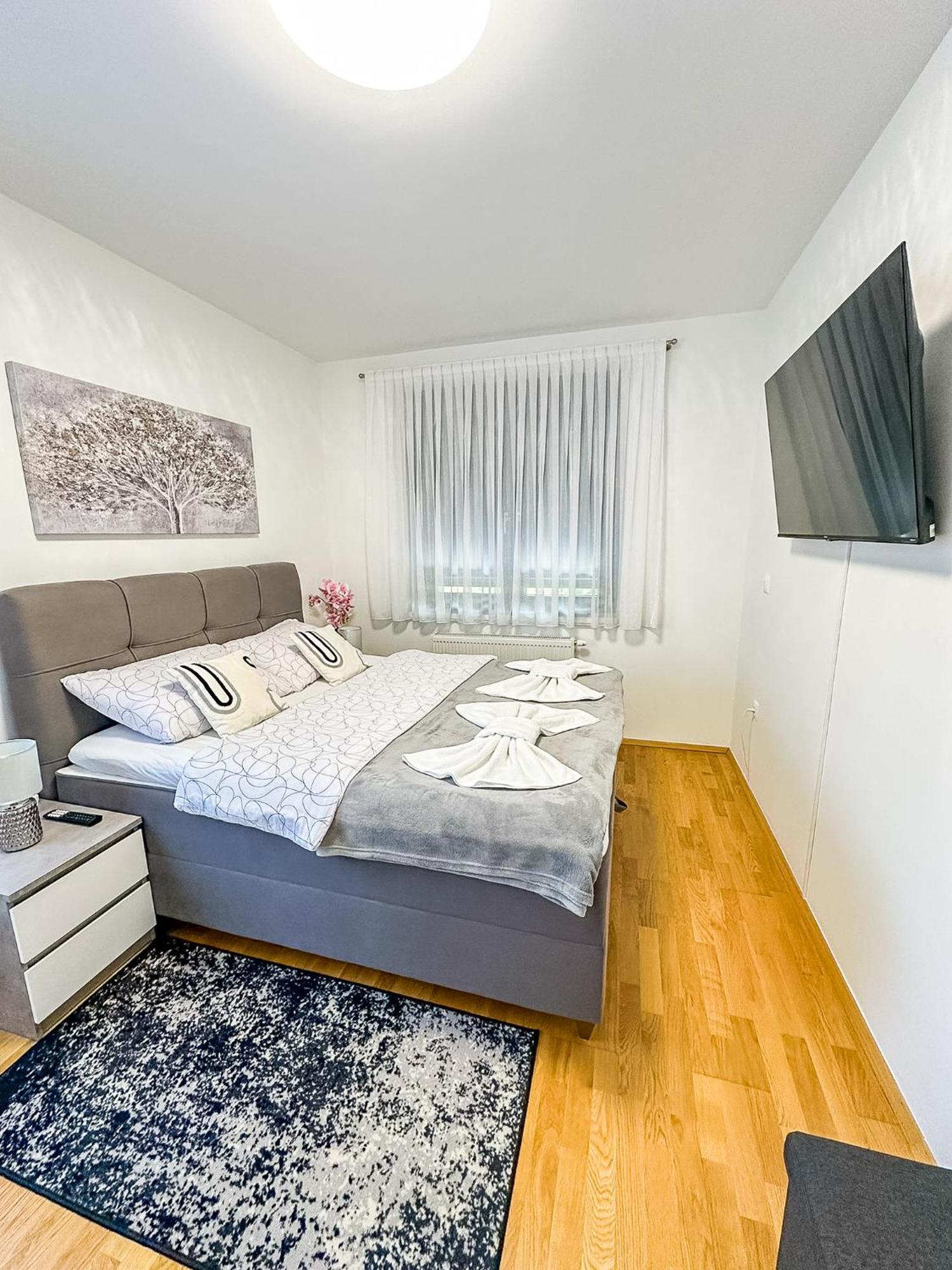 Apartman Lux Self Check-In Virovitica Exteriér fotografie
